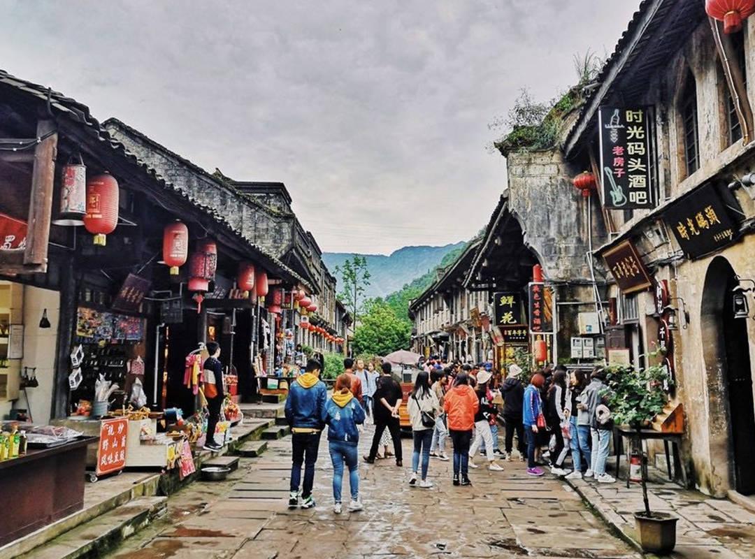 玩具店里的娃娃